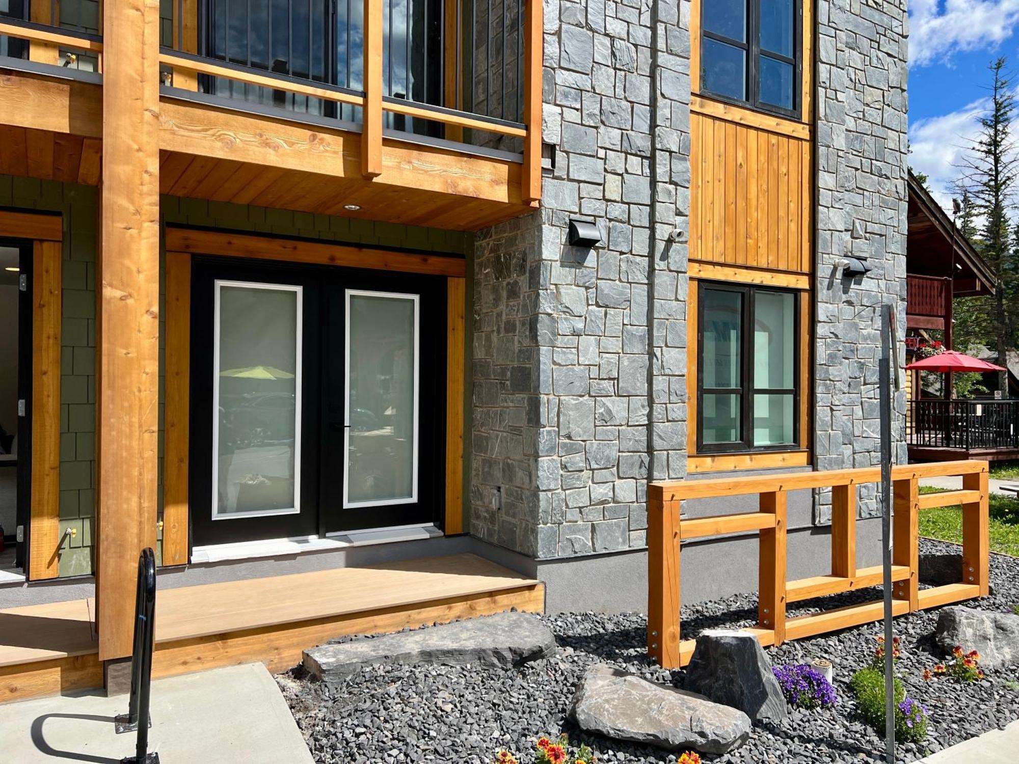 Special! New Downtown Mtn View Free Parking 2b&2b * Canmore